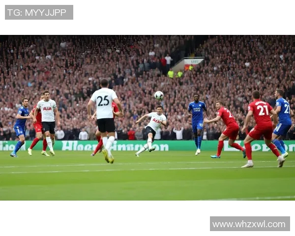 激情四溢的绿茵场上足球明星闪耀登场精彩介绍语尽显风采与实力